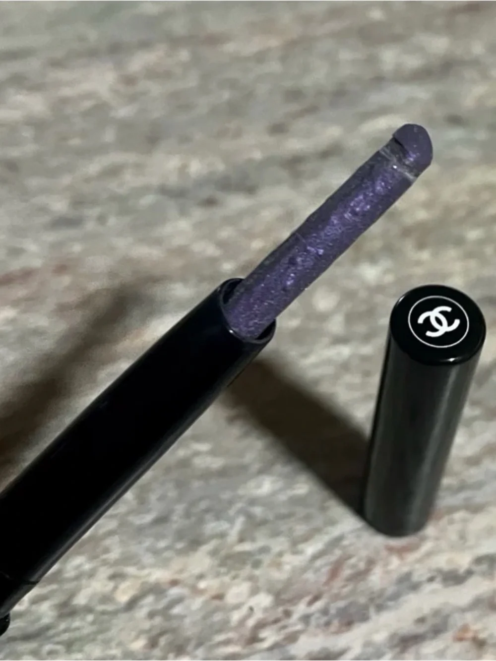 CHANEL Stylo Fresh Effect Eyeshadow Stick - purple # 107